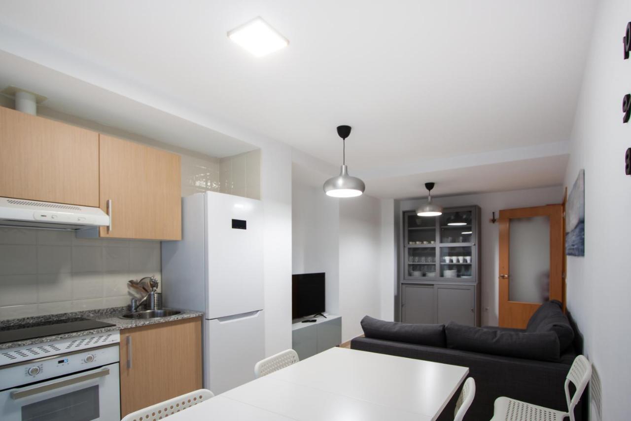 Esguil, Apartamento Con Piscina, A 3 Km De La Playa Vut-2995-As 利亚内斯 外观 照片