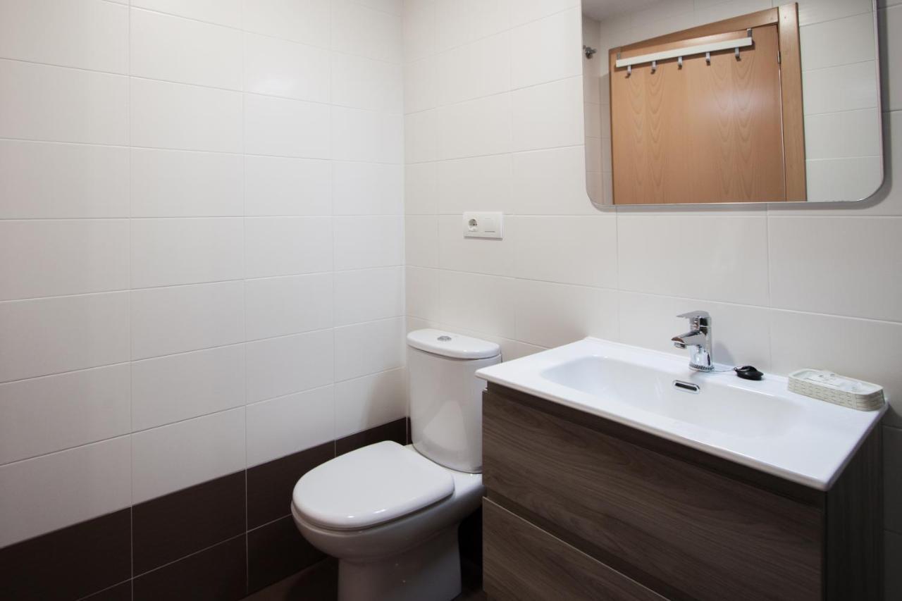 Esguil, Apartamento Con Piscina, A 3 Km De La Playa Vut-2995-As 利亚内斯 外观 照片