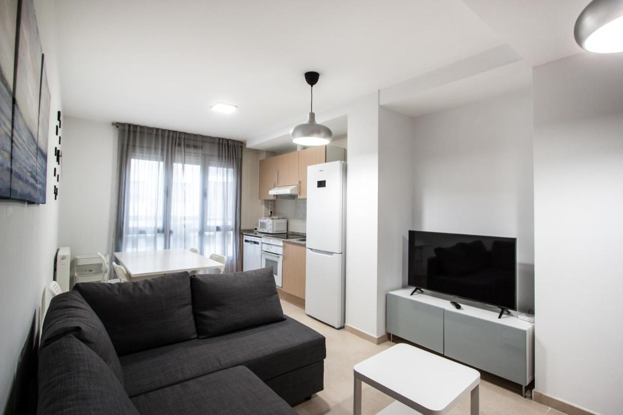 Esguil, Apartamento Con Piscina, A 3 Km De La Playa Vut-2995-As 利亚内斯 外观 照片