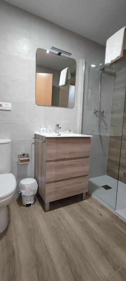 Esguil, Apartamento Con Piscina, A 3 Km De La Playa Vut-2995-As 利亚内斯 外观 照片